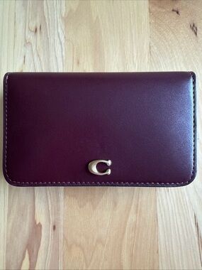 EUC Coach Essential Slim Card Case in Merlot